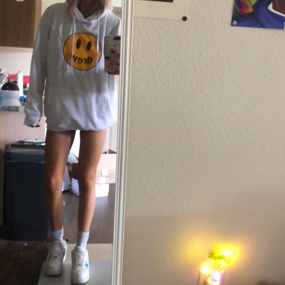 White DREW sweatshirt. Justin Bieber’s brand!!